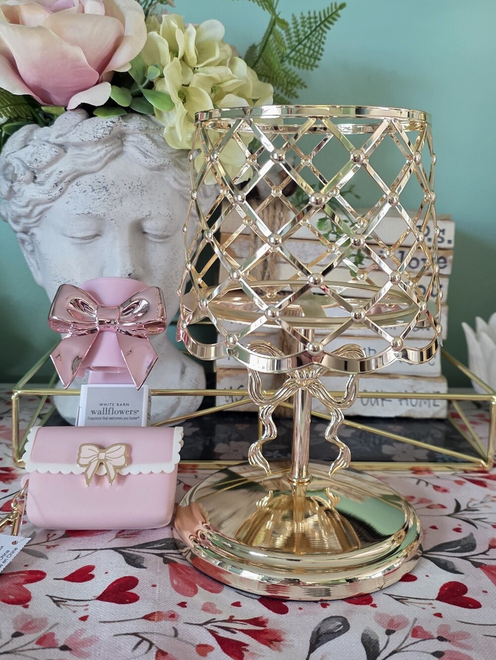 Bath Body Works Bow Lamp Candle Pedestal Sleeve Holder Set